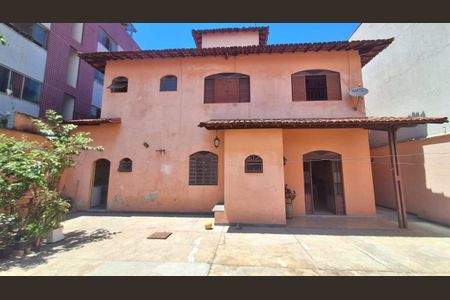 Casa à venda com 305m², 7 quartos e 4 vagasFoto 17