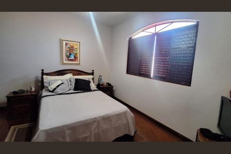 Casa à venda com 305m², 7 quartos e 4 vagasFoto 18