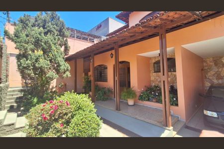 Casa à venda com 305m², 7 quartos e 4 vagasFoto 12