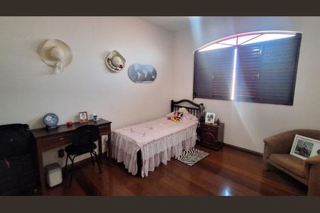 Casa à venda com 305m², 7 quartos e 4 vagasFoto 42