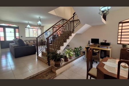 Casa à venda com 305m², 7 quartos e 4 vagasFoto 19