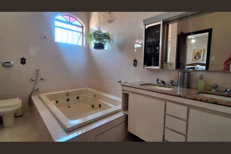 Casa à venda com 305m², 7 quartos e 4 vagasFoto 21