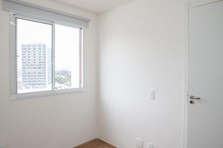 Suíte de apartamento para alugar com 1 quarto, 25m² em Parque Industrial Tomas Edson, São Paulo