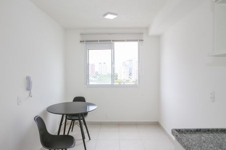 Sala e Cozinha de apartamento para alugar com 1 quarto, 25m² em Parque Industrial Tomas Edson, São Paulo