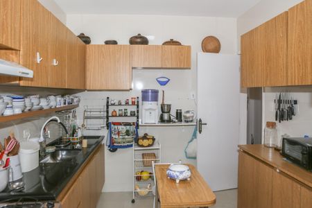 Apartamento à venda com 110m², 3 quartos e 1 vaga Apartamento à venda com 110m², 3 quartos e 1 vagaCozinha e Área de Serviço