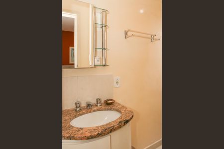 Apartamento à venda com 110m², 3 quartos e 1 vaga Apartamento à venda com 110m², 3 quartos e 1 vagaBanheiro da Suíte