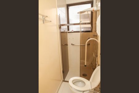 Apartamento à venda com 110m², 3 quartos e 1 vaga Apartamento à venda com 110m², 3 quartos e 1 vagaBanheiro da Suíte