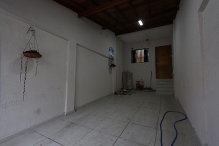 Casa à venda com 68m², 2 quartos e 1 vagaGaragem