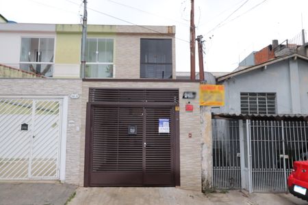 Casa à venda com 68m², 2 quartos e 1 vaga Casa à venda com 68m², 2 quartos e 1 vagaFachada