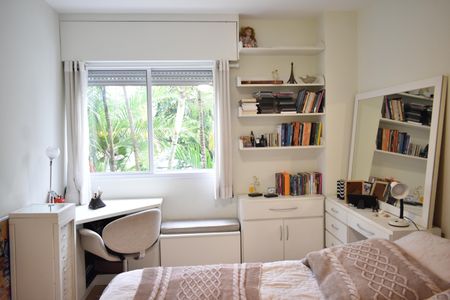 Apartamento à venda com 97m², 2 quartos e 1 vagaQuarto 2