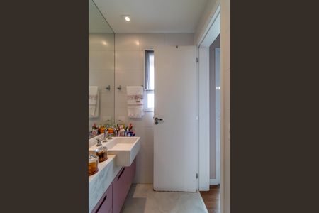 Apartamento à venda com 128m², 3 quartos e 3 vagasBanheiro da Suíte