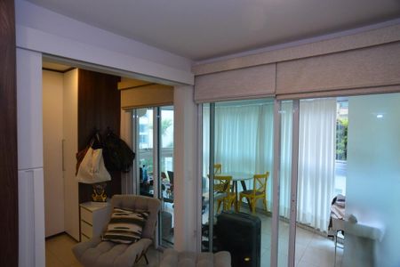 Sala de apartamento à venda com 2 quartos, 74m² em Barra da Tijuca, Rio de Janeiro