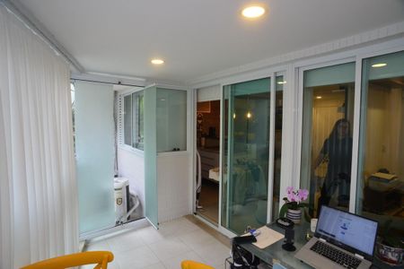 Varanda de apartamento à venda com 2 quartos, 74m² em Barra da Tijuca, Rio de Janeiro