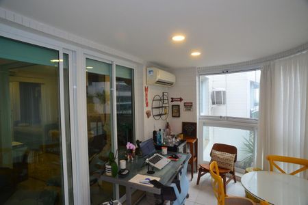 Varanda de apartamento à venda com 2 quartos, 74m² em Barra da Tijuca, Rio de Janeiro