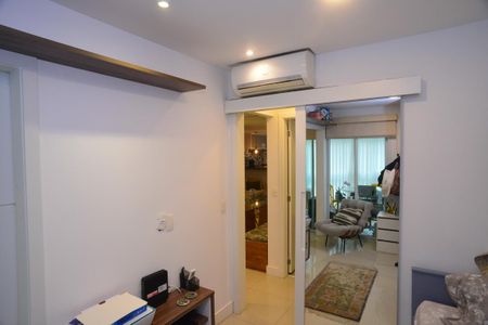 Quarto de apartamento à venda com 2 quartos, 74m² em Barra da Tijuca, Rio de Janeiro