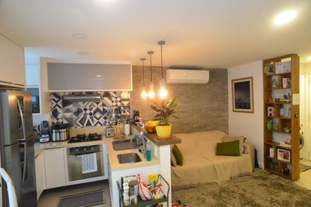 Apartamento à venda com 74m², 2 quartos e 2 vagasCozinha