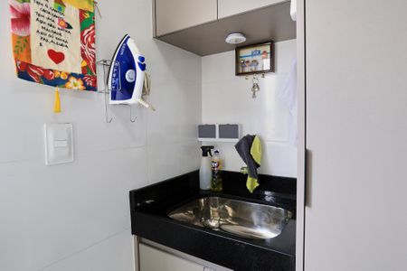 Apartamento à venda com 73m², 3 quartos e 2 vagas Apartamento à venda com 73m², 3 quartos e 2 vagasCozinha e Área de Serviço
