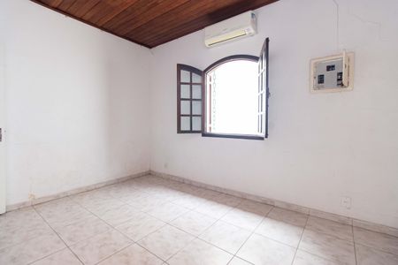 Quarto 2 de casa para alugar com 2 quartos, 240m² em Vila Dom Pedro I, São Paulo