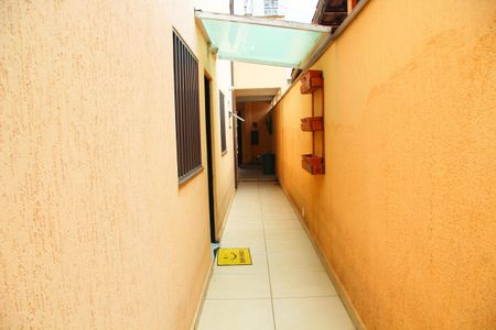 Casa à venda com 120m², 2 quartos e 2 vagasCorredor