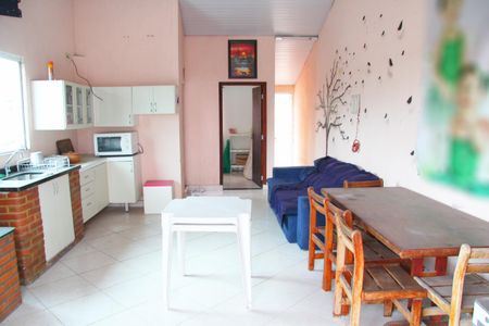 Casa à venda com 120m², 2 quartos e 2 vagasChurrasqueira