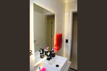 Casa à venda com 120m², 2 quartos e 2 vagasBanheiro Social 01