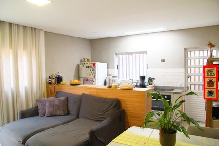 Casa à venda com 120m², 2 quartos e 2 vagasSala