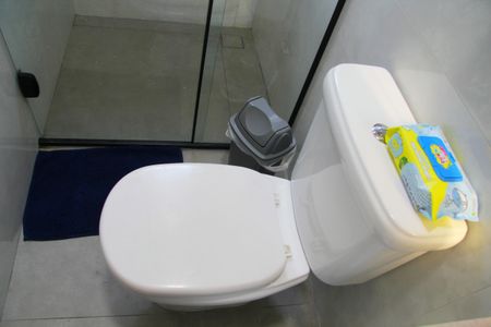 Casa à venda com 120m², 2 quartos e 2 vagasBanheiro Social 01