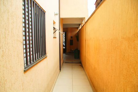 Casa à venda com 120m², 2 quartos e 2 vagasCorredor