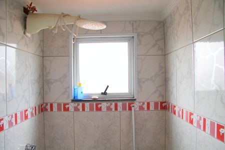 Casa à venda com 120m², 2 quartos e 2 vagasBanheiro Social 02