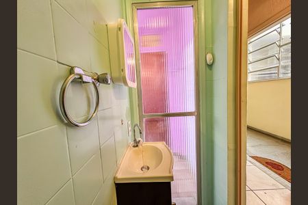 Apartamento à venda com 70m², 1 quarto e sem vaga Apartamento à venda com 70m², 1 quarto e sem vagaBanheiro de Serviço