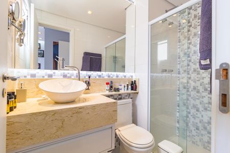 Apartamento à venda com 124m², 3 quartos e 2 vagas Apartamento à venda com 124m², 3 quartos e 2 vagasBanheiro da Suíte 3