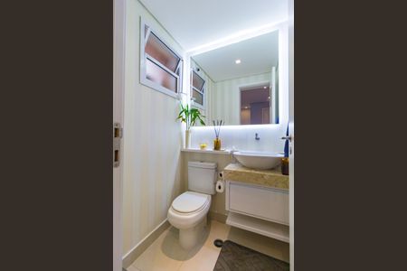 Apartamento à venda com 124m², 3 quartos e 2 vagas Apartamento à venda com 124m², 3 quartos e 2 vagasLavabo