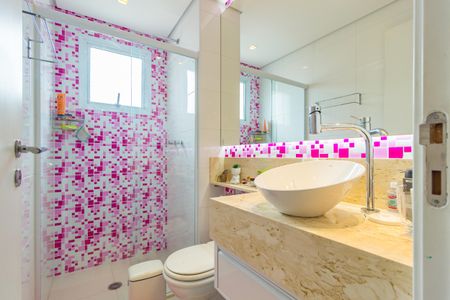 Apartamento à venda com 124m², 3 quartos e 2 vagas Apartamento à venda com 124m², 3 quartos e 2 vagasBanheiro da Suíte