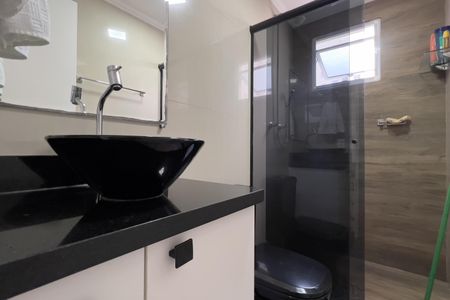 Banheiro de apartamento à venda com 2 quartos, 45m² em Ponte Grande, Guarulhos