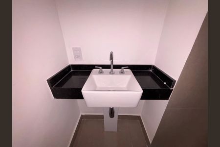 Banheiro de kitnet/studio à venda com 1 quarto, 19m² em Vila Mariana, São Paulo