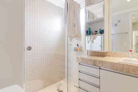 Apartamento à venda com 98m², 3 quartos e 2 vagasBanheiro da Suíte