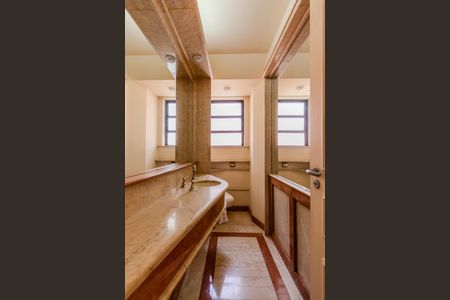 Apartamento à venda com 265m², 3 quartos e 1 vagaLavabo