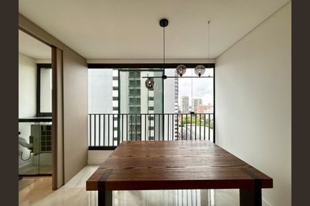 Sala  de apartamento à venda com 2 quartos, 58m² em Santo Amaro, São Paulo