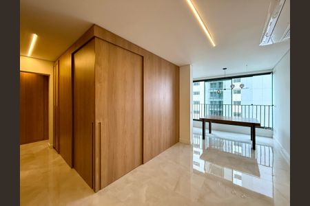 Sala  de apartamento à venda com 2 quartos, 58m² em Santo Amaro, São Paulo