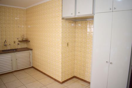 Apartamento para alugar com 216m², 4 quartos e 1 vagaCozinha 