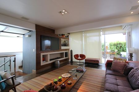 Apartamento à venda com 215m², 3 quartos e 3 vagasSala de TV