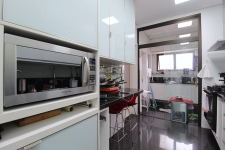 Apartamento à venda com 215m², 3 quartos e 3 vagasCozinha