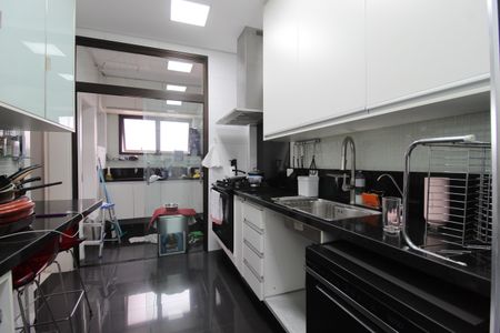 Apartamento à venda com 215m², 3 quartos e 3 vagasCozinha