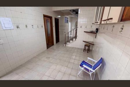 Casa à venda com 249m², 4 quartos e 2 vagas