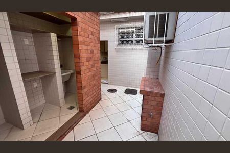 Casa à venda com 249m², 4 quartos e 2 vagas