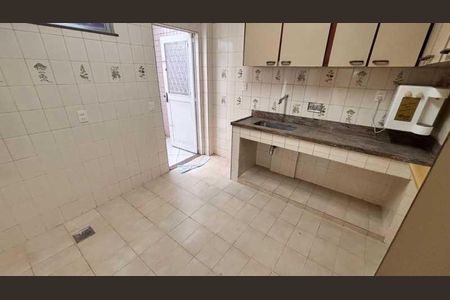 Casa à venda com 249m², 4 quartos e 2 vagas