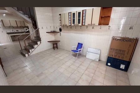 Casa à venda com 249m², 4 quartos e 2 vagas