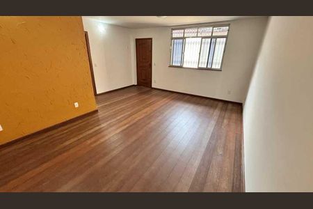 Casa à venda com 249m², 4 quartos e 2 vagas