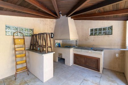 Casa de condomínio à venda com 504m², 4 quartos e 8 vagas Casa de condomínio à venda com 504m², 4 quartos e 8 vagasChurrasqueira