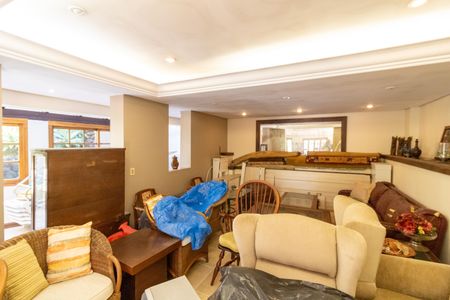 Casa de condomínio à venda com 504m², 4 quartos e 8 vagas Casa de condomínio à venda com 504m², 4 quartos e 8 vagasChurrasqueira